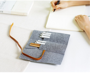 Pochette de rangement en feutre souple et léger, personnalisable avec logo, plusieurs styles, pour stylos/crayons, idéale pour l'école, le bureau ou l'usage quotidien - Product Image 4