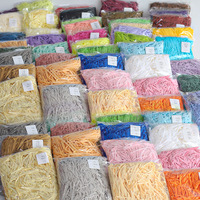 Lafite Grass Raffia 1lb & 2lb Boîte à crêpes déchiquetée Eponge de remplissage de boîte en papier de couleur pour emballage et remplissage de cadeaux Revêtement simple face