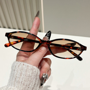 Lunettes de soleil œil de chat, monture noire, verres PC, protection UV400, style rétro tendance pour femmes - Product Image 5
