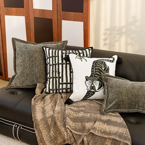 Southern Asian Antique-style <strong>Green</strong> <strong>Sofa</strong> Throw Pillow, Luxurious Tiger-patterned <strong>Cushion</strong>, Retro <strong>Green</strong> Throw Pillow Cover - Product Image 2