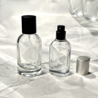 Flacon de parfum en verre transparent rechargeable de luxe, design élégant, 30 ml, 50 ml, 100 ml, avec vaporisateur à pompe et boîte, prix abordable, haute qualité