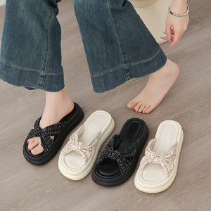 Sandales d'été 2026 en gros pour femmes, respirantes, avec trous, légères - Product Image 4