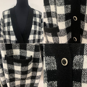Cárdigan de punto extragrande para mujer con estampado de cuadros Buffalo, cuello en V, botones de diamantes de imitación, suéter largo de punto a cuadros holgado con bolsillos - Product Image 2