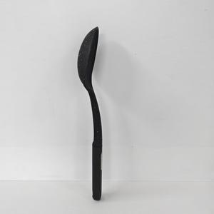 Mestolo da Cucina in Nylon Nero con Impugnatura TPR, Resistente al Calore, Flessibile, Anti-Graffio, Lavabile in Lavastoviglie, Sicuro per Pentole Antiaderenti, Ideale per Zuppe e Brodi - Product Image 2