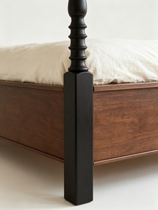 Cadre de lit en bois massif de noyer de qualité supérieure, tête de lit cintrée sculptée de style vintage français, pieds tournés noirs, mobilier de chambre bicolore, stable H - Product Image 5