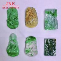 Pendentif en jade jaune de type A, marque Dragon Vert, avec motifs Guan Gong, Bouddha, Guanyin, Chou, et paysage de troupes courageuses en jade