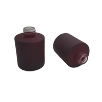 Vente en gros de bouteille de diffuseur en verre rond coloré imprimé personnalisé de 150ml avec bouchon à vis pour l'aromathérapie et les huiles essentielles