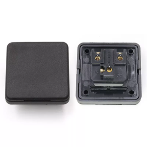 Couvercle noir avec blocage poussiéreux, <span class=keywords><strong>prise</strong></span> extérieure sans trou de vis, <span class=keywords><strong>prise</strong></span> étanche multifonctionnelle, <span class=keywords><strong>prise</strong></span> de câblage de salle de bain marine - Product Image 2