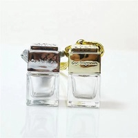 Accessoires de luxe pour voiture : Diffuseur de parfum en verre carré avec bouchon à vis, estampage à chaud, écologique et recyclable