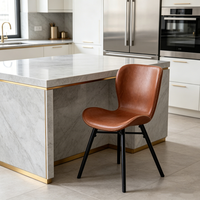 Chaise rétro en PU à prix d'usine avec dossier cintrée à surpiqûres contrastées et pieds en métal noir robustes pour bistrot et cuisine (vente en gros)