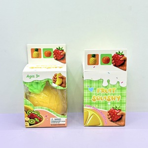 ของเล่นบีบสตรอว์เบอร์รีจำลอง ของเล่นสัมผัสเพื่อผ่อนคลายความเครียด ของตกแต่งโต๊ะทำงานและบ้าน - Product Image 4