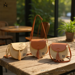 Borsa a Tracolla Rotonda in Pelle con Patta e Nappa BOLSOS 25x8cm, Borsa da Donna - Product Image 2