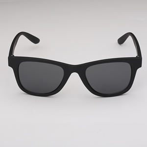 Nueva tendencia OEM Hombres Gafas de sol UV400 Protección Lente Pantone Color disponible - Product Image 6