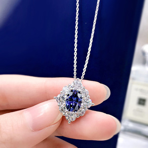 Collana con Ciondolo Floreale Blu per Donne, Stile Geometrico, Accessorio da Collo per Uso Quotidiano, Gioiello di Moda - Product Image 6