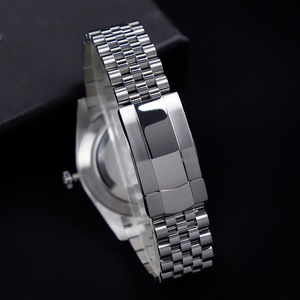 นาฬิกาข้อมือผู้ชาย Cronos DateJ รุ่นหรูหรา สายสแตนเลสสตีล 5 ข้อต่อ รุ่น PT5000 กันน้ำ 10 บาร์ กระจกแซฟไฟร์ L6046M หน้าปัด 40-44 มม. - Product Image 3