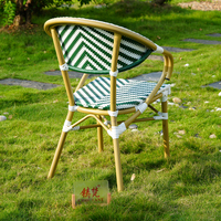 Ensemble de table et chaises de salle à manger d'extérieur en aluminium moderne pour hôtel et entrée, confortable et élégant