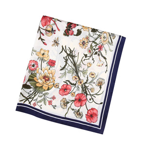 Khăn lụa nữ họa tiết hoa 60x60cm - Product Image 6