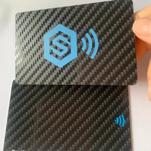 13 56Mhz بطاقة سوداء من ألياف الكربون NFC بطاقة مشاركة وسائل التواصل الاجتماعي من ألياف الكربون NFC بطاقة عمل