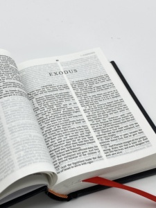 พระคัมภีร์ไบเบิลฉบับ KJV ปกแข็ง พิมพ์เป็นหนังสือ - Product Image 5