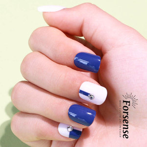 Faux ongles <span class=keywords><strong>bleu</strong></span> foncé de luxe en gros Fournisseurs de faux ongles à presser au design personnalisé simple et élégant Pointes d'ongles courtes carrées blanc lait - Product Image 3