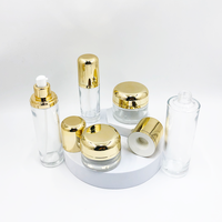 Bouteilles en verre pour soins de la peau avec pompe pulvérisatrice pour crème visage, gouttes pour les yeux et sérum – Options de logo et de couleur personnalisées – Diffuseur à bâtonnets