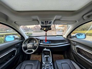 Véhicule d'<span class=keywords><strong>occasion</strong></span> compact robuste et performant, Haval H6 1.3T Smart Edition 2017, étiquette rouge, idéal pour les trajets familiaux et les courtes distances - Product Image 2