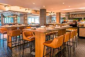 Meubles de chambre d'hôtel 5 étoiles SHIYI Le Meridien Dubaï, ensemble de chambre à coucher, cadre en bois massif, lit king-size, table et chaises de salle à manger d'hôtel - Product Image 6