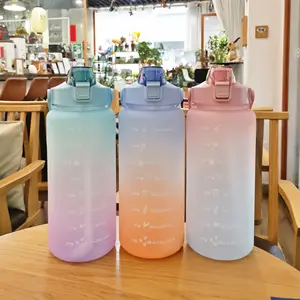 Botol air 2 Liter gradien plastik, Mug sedotan olahraga portabel kapasitas besar dengan skala