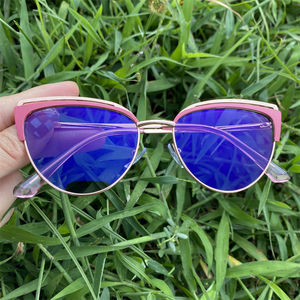 Nouvelles Lunettes Photochromiques Antireflet Lumière Bleue Monture Métal Œil de Chat pour Femmes Adultes - Product Image 1