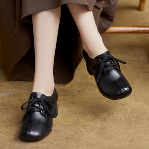 Nouvelles Bottines Chukka Confortables en Cuir Faites à la Main à Talon Carré pour Femme, Style Britannique, Idéales pour la Marche Saine - Product Image 3