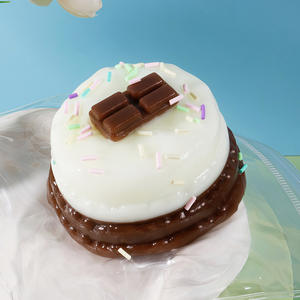 لعبة ضغط على شكل كعكة كريمة الشوكولاتة، لعبة طعام واقعية قابلة للعصر، لعبة فيديو رائجة فائقة النعومة بطيئة الارتفاع لتخفيف التوتر وتحفيز الحواس - Product Image 2