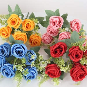 Bouquets de 7 roses artificielles style européen pour la décoration intérieure, hôtelière et extérieure, et la création de compositions florales en boîtes à fleurs - Product Image 1