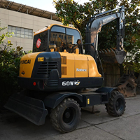 Mini-excavatrice sur pneus Hyundai 60VS d'occasion, 6 tonnes, avec chargeur d'origine coréen, prix bas, modèle HW60