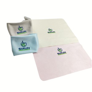 Paño de Limpieza de Microfibra Personalizado con Transferencia de Calor y Logotipo Impreso en Serigrafía para Limpiar Lentes de Gafas, Pantallas y Relojes - Product Image 1