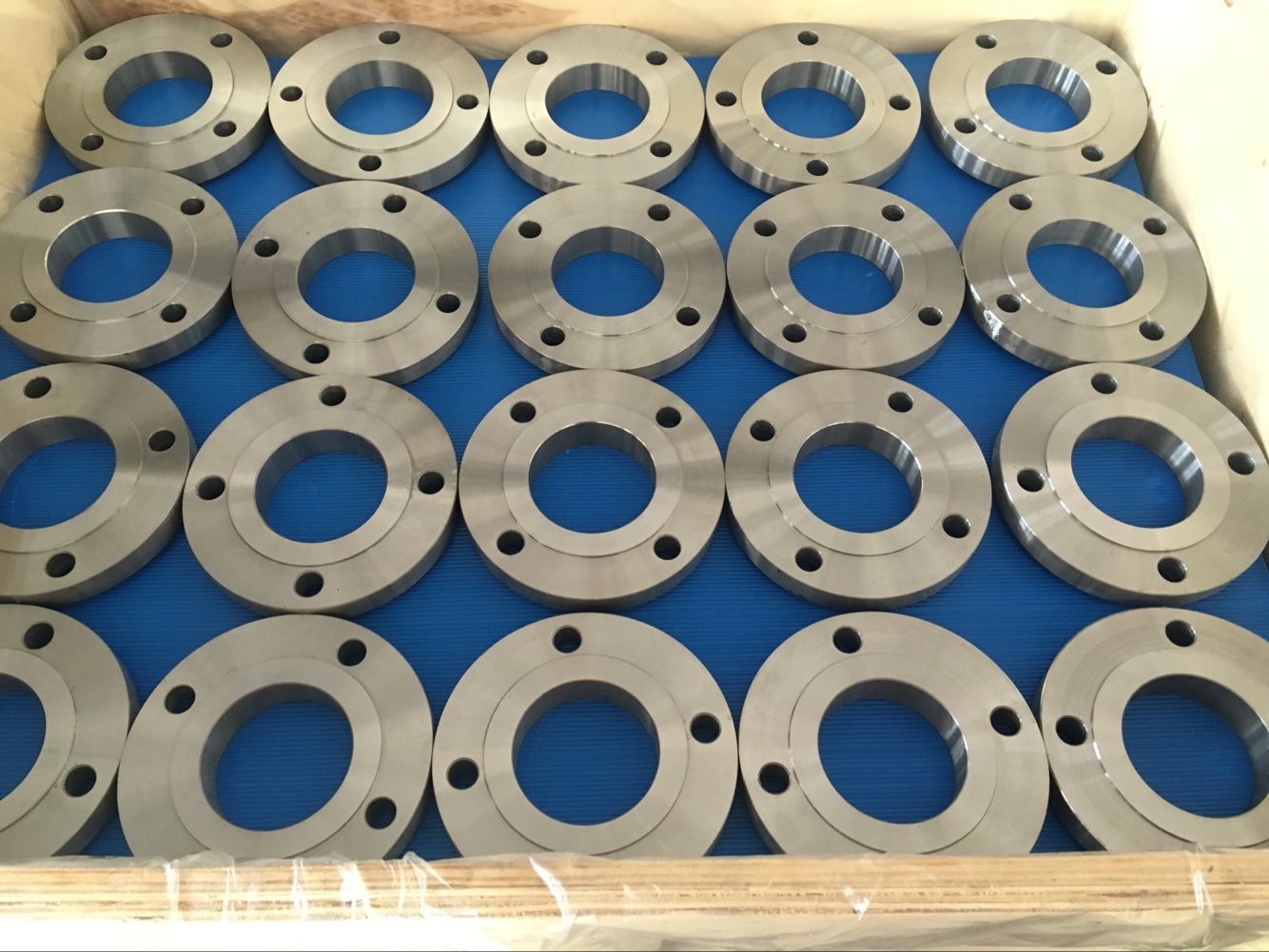 China Hot Customized ANSI 150lb - 2500lb 1/2"-72" SS WN Flanges Stainless Steel Weld Neck Flange