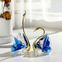 Nouvelle décoration élégante et créative en cristal artificiel en forme de cygne, décoration de bureau à domicile, boîte cadeau pour la Saint-Valentin, paire de cygnes