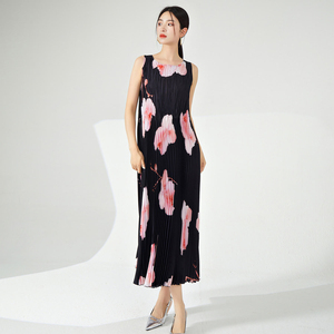 Ropa de Mujer al por Mayor, Vestido Maxi Casual Elegante para Mujer, Estampado Floral Grande, Sin Mangas, Recto, Plisado Estilo Miyake - Product Image 3
