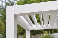 Pergola motorisée Angye à toit à lames orientables en aluminium, imperméable, avec cadre thermolaqué, pour jardin, cour arrière, 2 voitures