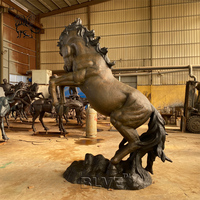 Fabricant de statues de chevaux en bronze grandeur nature personnalisées, sculpture de cheval en métal coulé de grande taille pour la décoration de jardin