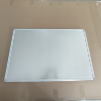 Tableau blanc en carton standard avec cadre en aluminium et couleur blanche, fourni directement par l'usine, pour la décoration des salles de classe.