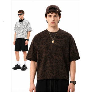 เสื้อยืดคอกลมแขนสั้นลายเสือดาวสไตล์อเมริกันเรโทรสำหรับฤดูร้อนใหม่ ทรงหลวมลำลองไซส์ใหญ่สำหรับผู้ชาย - Product Image 1