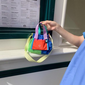 Bolso Bandolera de Nailon con Bloques de Color Veraniegos, Mini Bolso para Teléfono, Resistente al Agua, para Uso Diario - Product Image 1