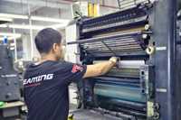 Étiquettes en papier pour vêtements, expression créative d'identité unique - Impression personnalisée, respectueuses de l'environnement et durables