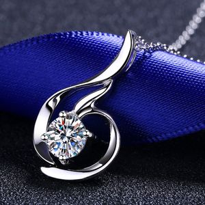 Venta al por mayor S925 Ajuste de plata esterlina corte brillante redondo Moissanite diamante mujeres collar estilo de moda colgante - Product Image 4