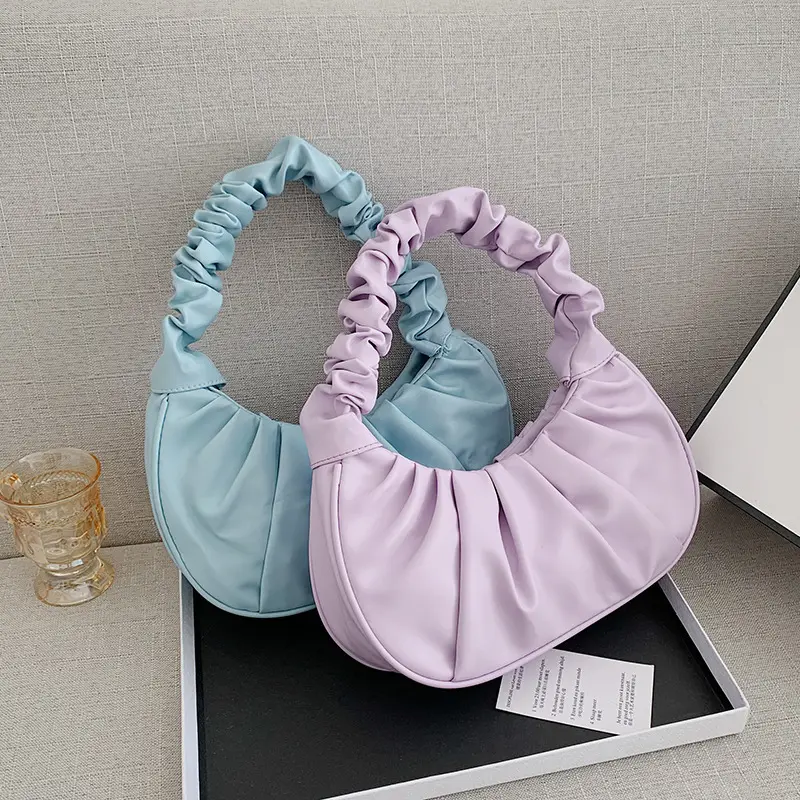 2022 Neue einfarbige Cloud Plissee-Handgelenk tasche Einfache Damen handtasche