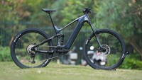 Vélo de montagne à suspension intégrale Em10 Bafang M560 12 vitesses, vélo de descente, cadre en fibre de carbone de 29 pouces, batterie intégrée