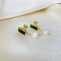 Boucles d'oreilles pendantes rectangulaires en zircon et perle d'eau douce, en acier titane plaqué or véritable 18 carats, style rétro élégant