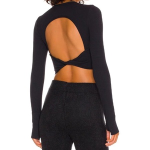 Top de yoga de verano ligero y transpirable de talla grande con espalda hueca estampada, manga larga, de secado rápido, ajuste ceñido, orificio para el pulgar y espalda cruzada - Product Image 1