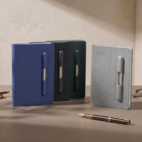Carnet d'affaires personnalisé avec logo en relief 2027, en tissu texturé et cuir PU, avec boucle porte-stylo intégrée, agenda à couverture rigide
