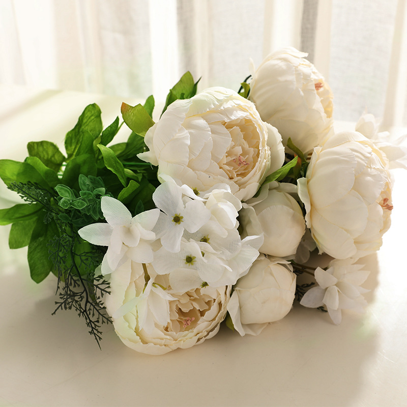 Bianco latte primaverile